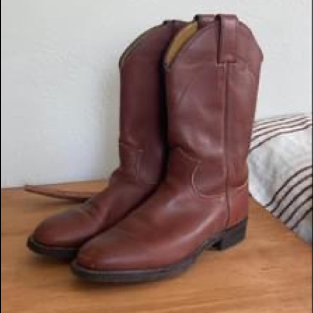vintage justin boots :)